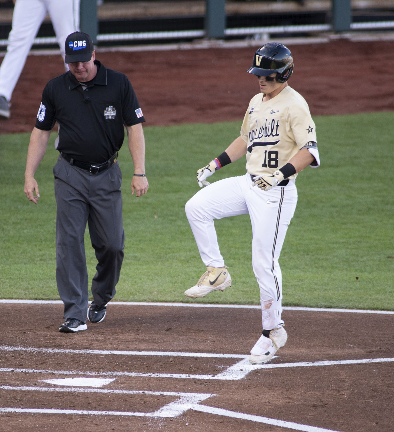 College World Series Championship, 6.26